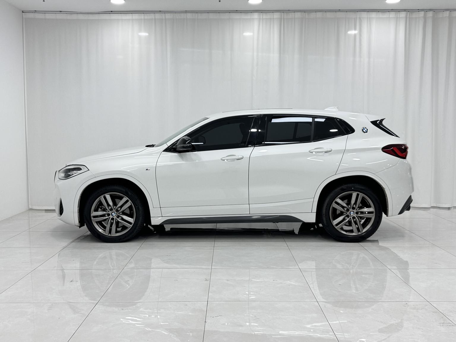 BMW X2 sDrive25i 2023 imported from China to Saudi Arabia — interior