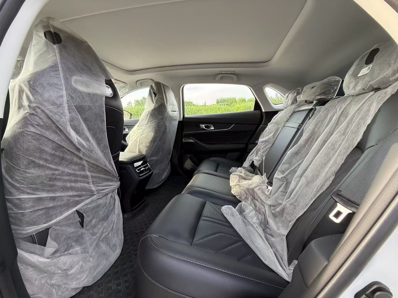 Changan UNI-K 2026 imported from China to Saudi Arabia — view 6