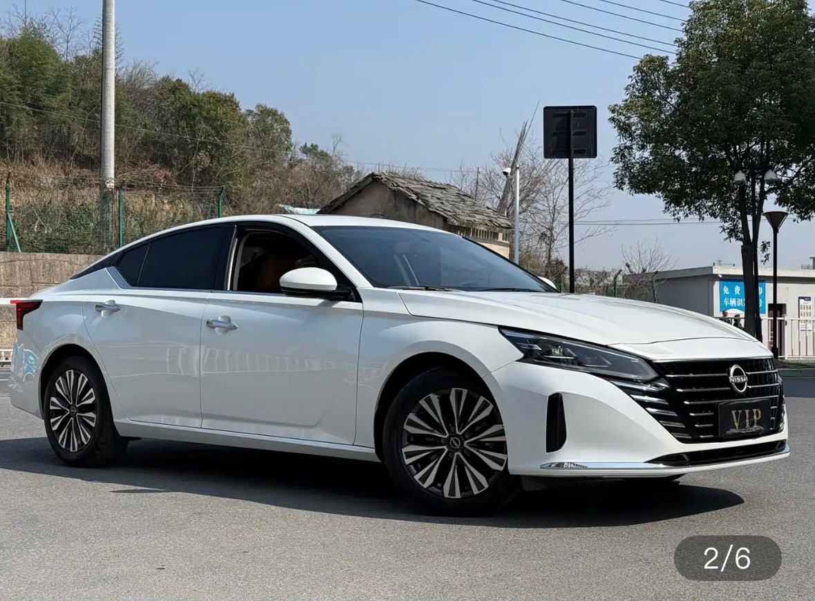 Nissan ALtima 2.0