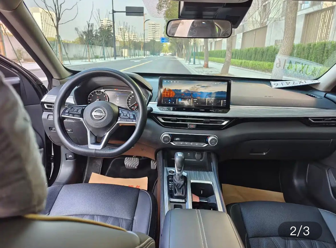 Nissan ALtima 2.0 photo 5
