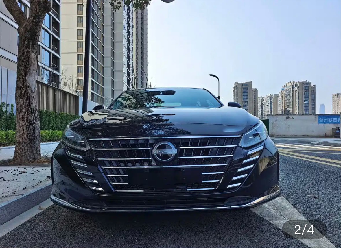 Nissan ALtima 2.0 photo 2