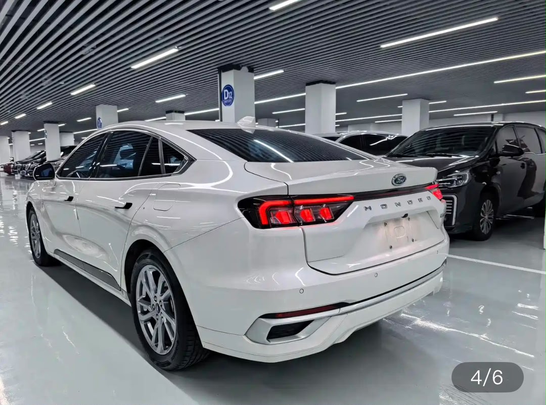 Ford Taurus 1.5T photo 3
