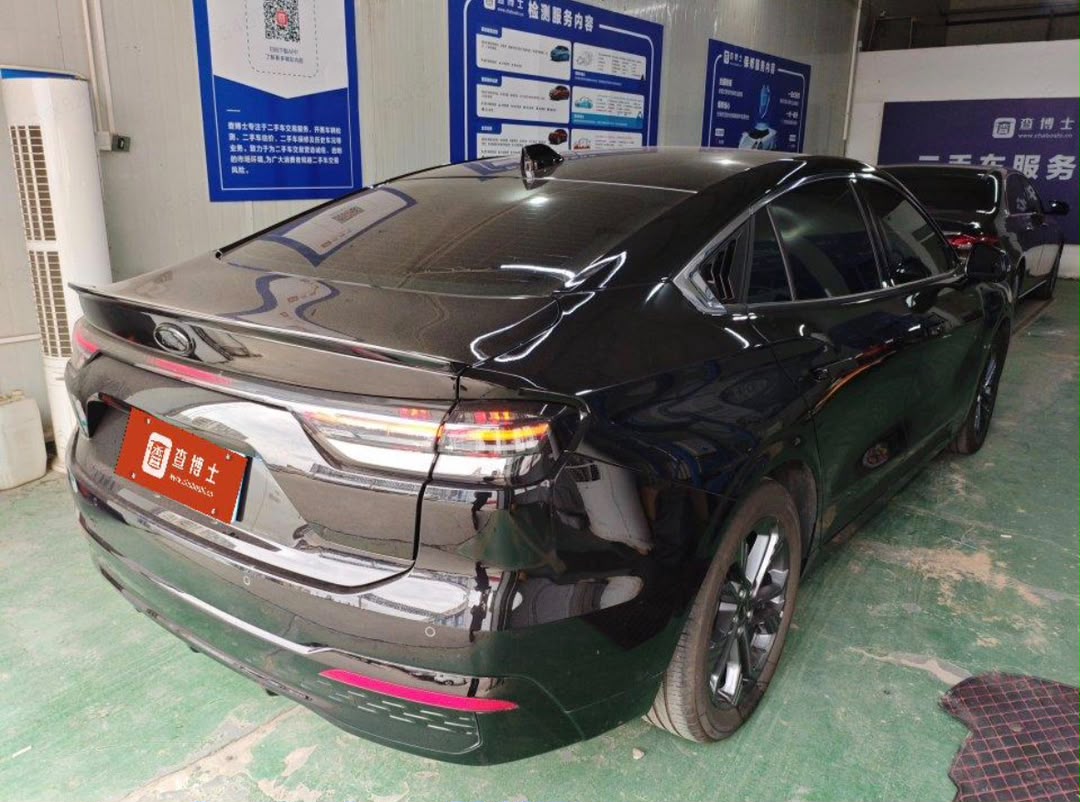Ford Taurus-Ultra Platinum Edition 2026 imported from China to Saudi Arabia — detail view