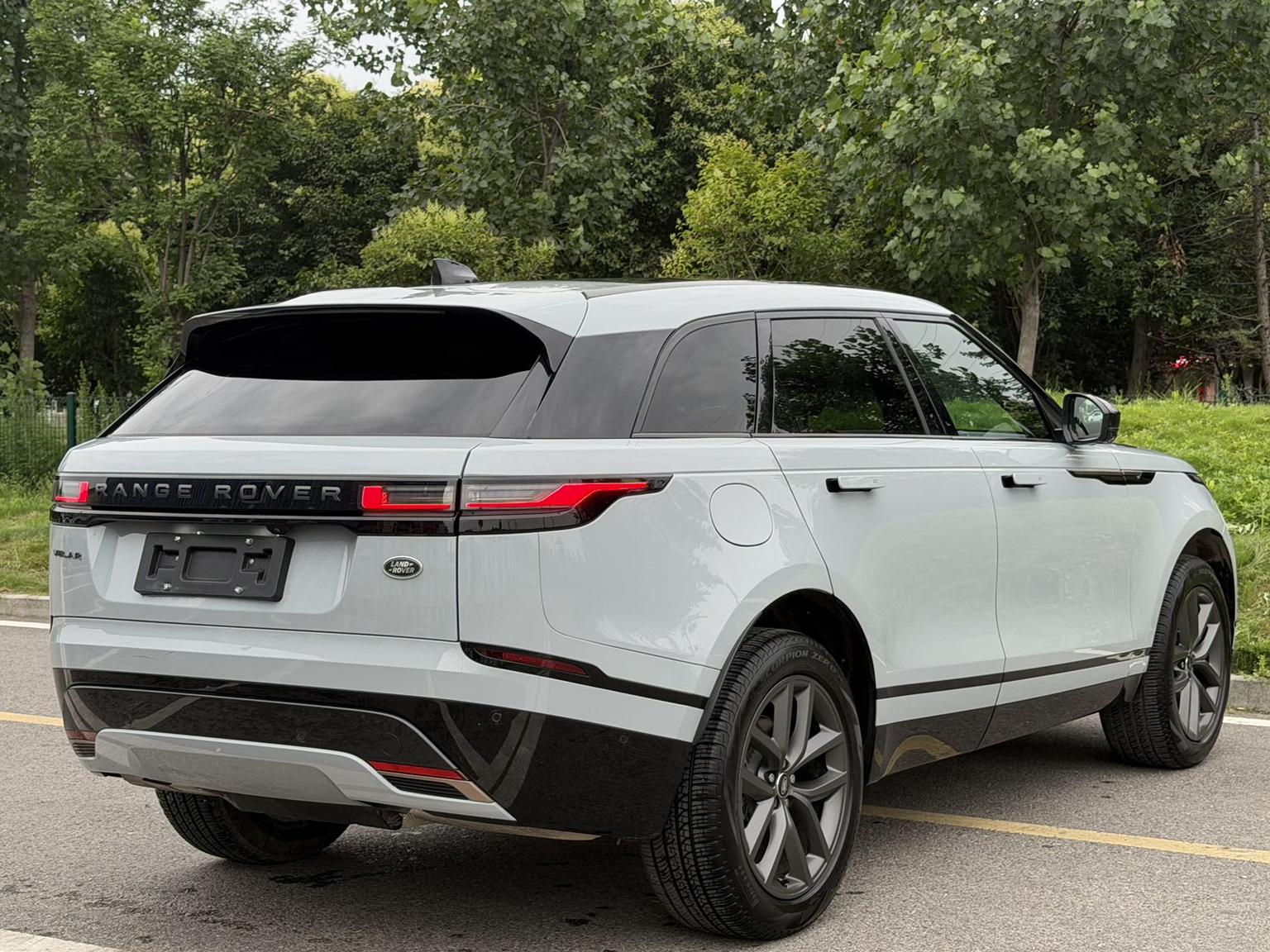 Range Rover Velar Dynamic SE 2025 imported from China to Saudi Arabia — interior